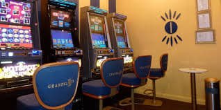 dino69 slot game lobby with table selection
